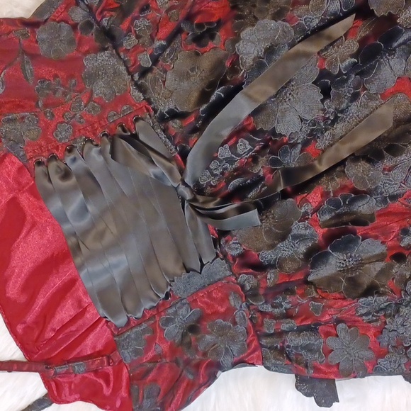 DOLLSKILL SUGAR THRILLS 1X BURGUNDY/ BLACK FLOWER APPLIQUES OVERLAY FULLY LINED - Picture 7 of 15